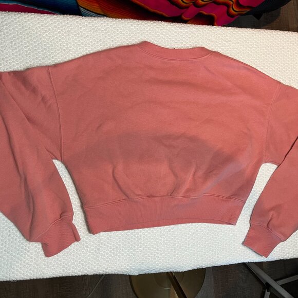 Pink cropped crewneck size small - Picture 2 of 3